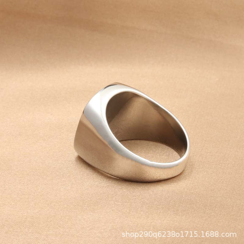 Zarte handwerkliche Ring