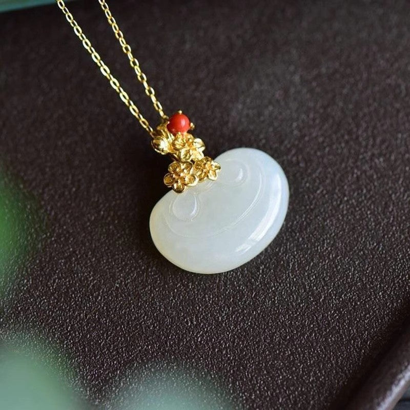 Schöne Gold Halskette mit einzigartigem Stil