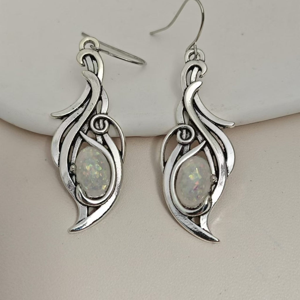 Zarte handwerkliche Ohrring