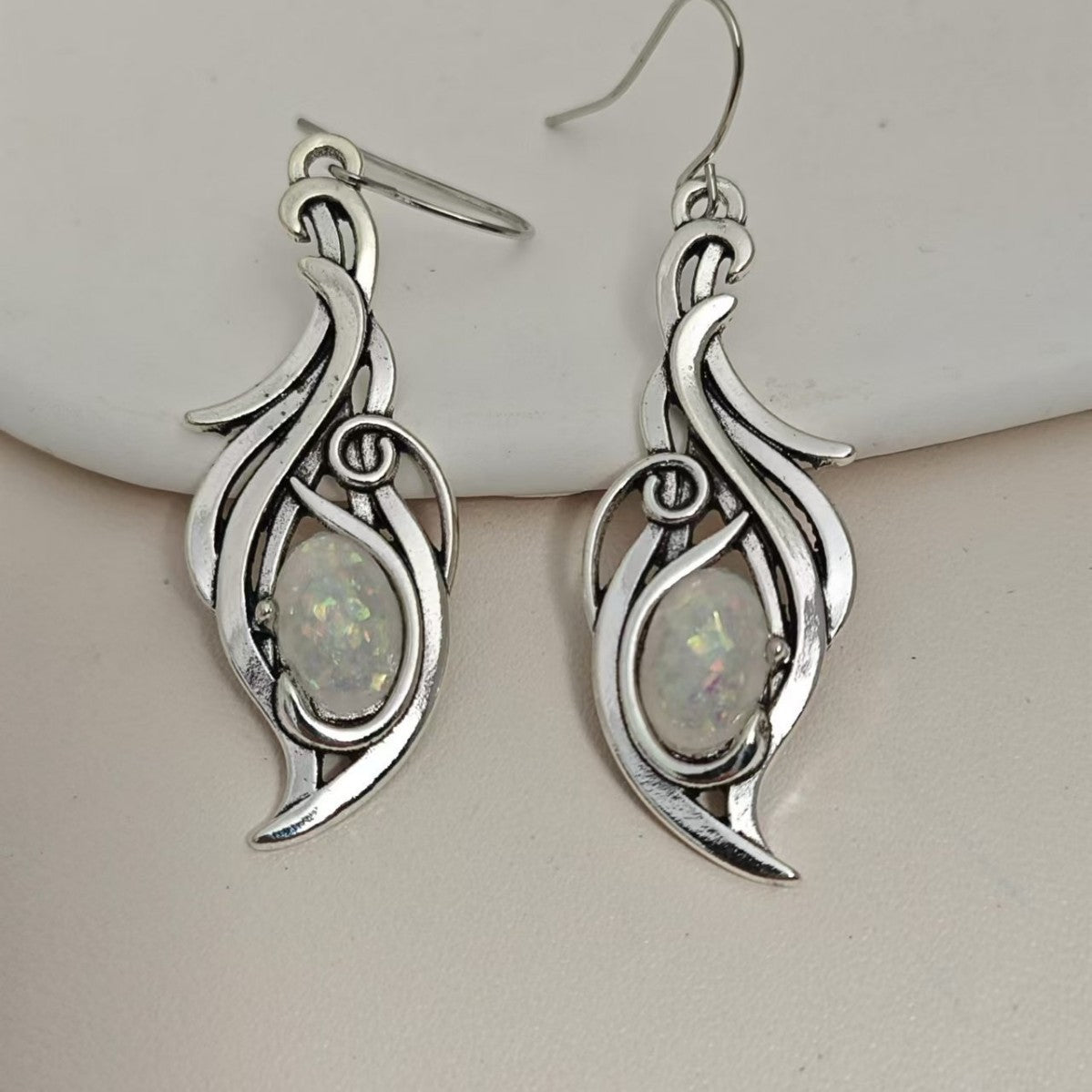 Zarte handwerkliche Ohrring