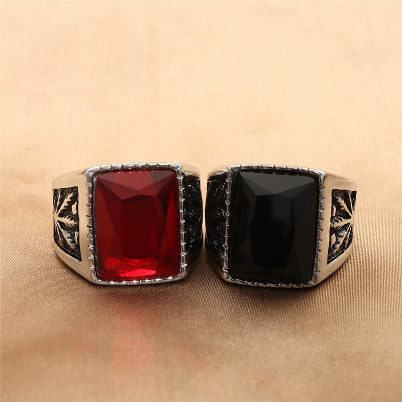 Zarte handwerkliche Ring