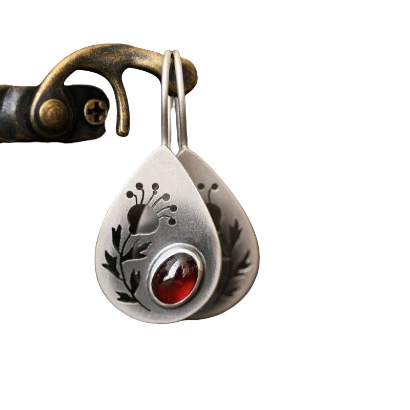 Zarte handwerkliche Ohrring