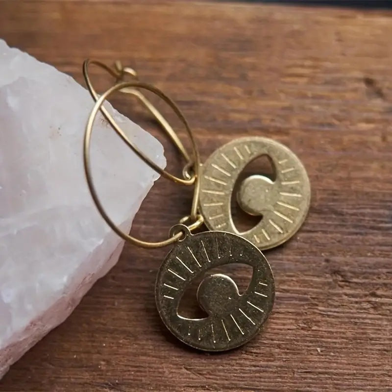 Zarte handwerkliche Ohrring