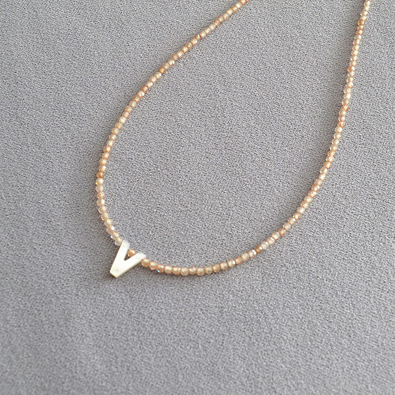 Schöne Halskette mit einzigartigem Stil