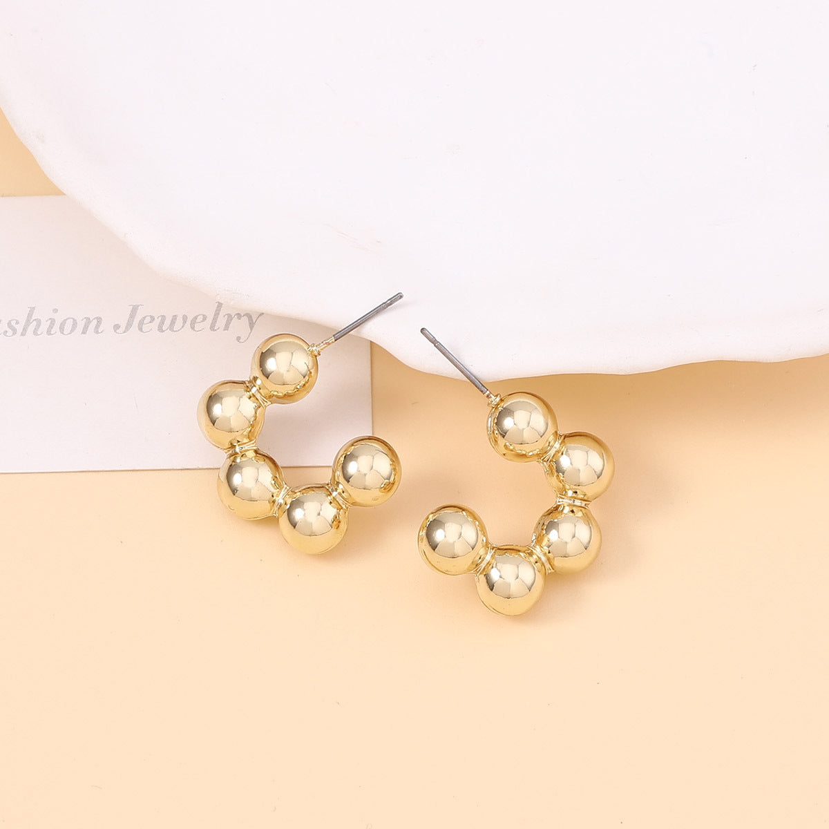 Atemberaubende Ohrring für den Alltag