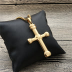 Schöne Halskette mit einzigartigem Stil