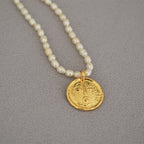 Schöne Gold Halskette mit einzigartigem Stil