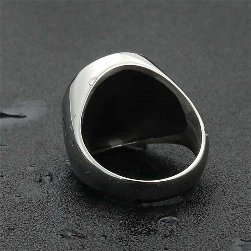 Zarte handwerkliche Ring