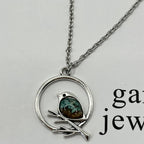 Schöne Halskette mit einzigartigem Stil