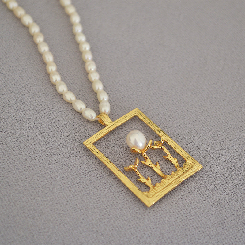 Schöne Gold Halskette mit einzigartigem Stil