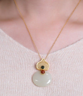 Schöne Gold Halskette mit einzigartigem Stil