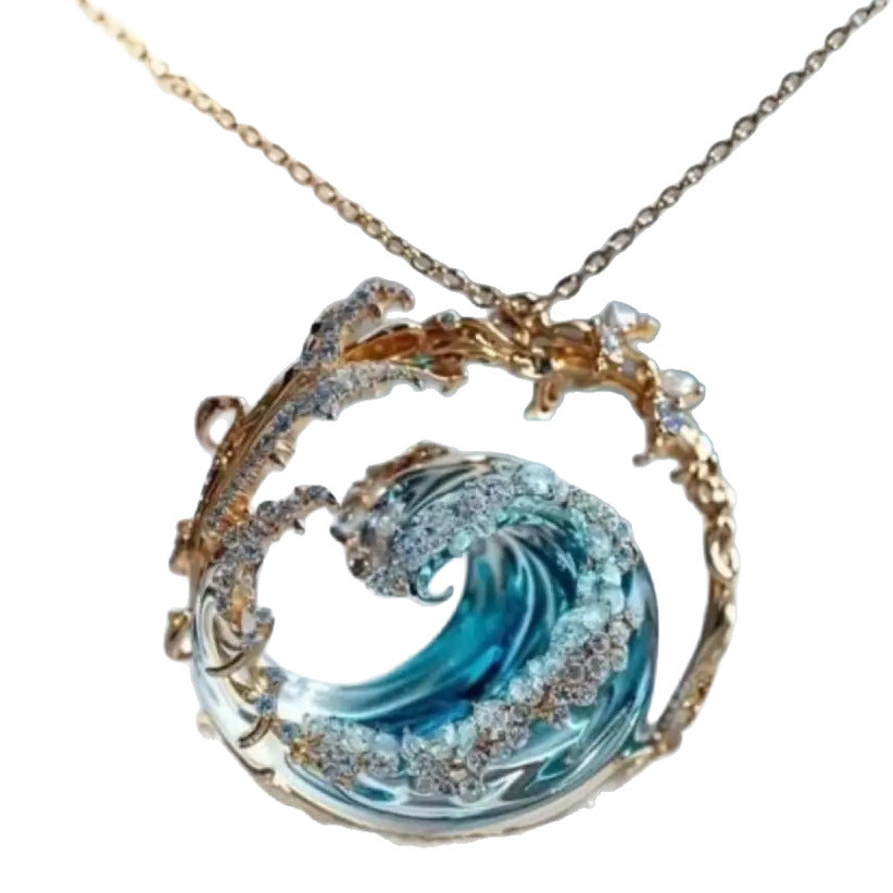 Zarte handwerkliche Halskette