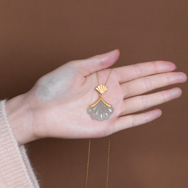 Schöne Gold Halskette mit einzigartigem Stil