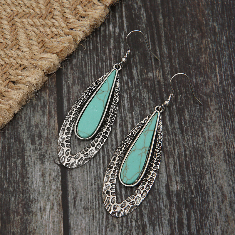 Zarte handwerkliche Ohrring