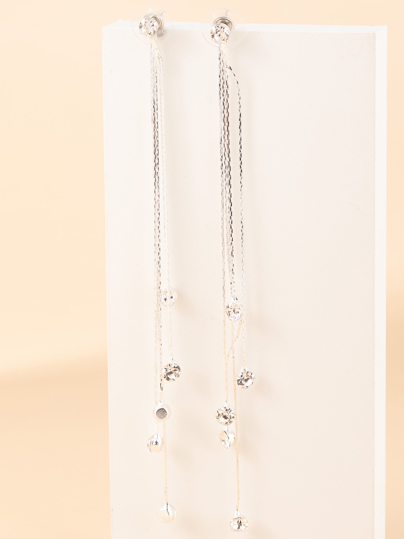 Zarte handwerkliche Ohrring