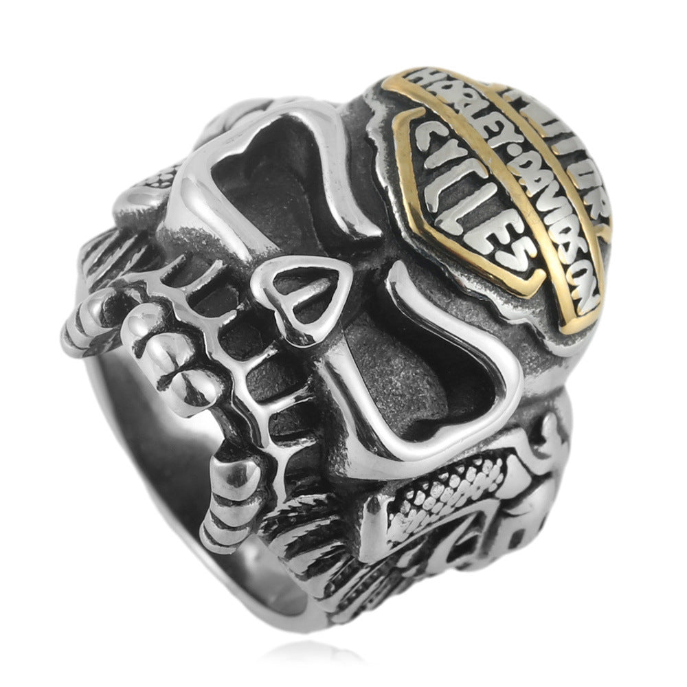 Zarte handwerkliche Ring