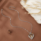 Schöne Halskette mit einzigartigem Stil