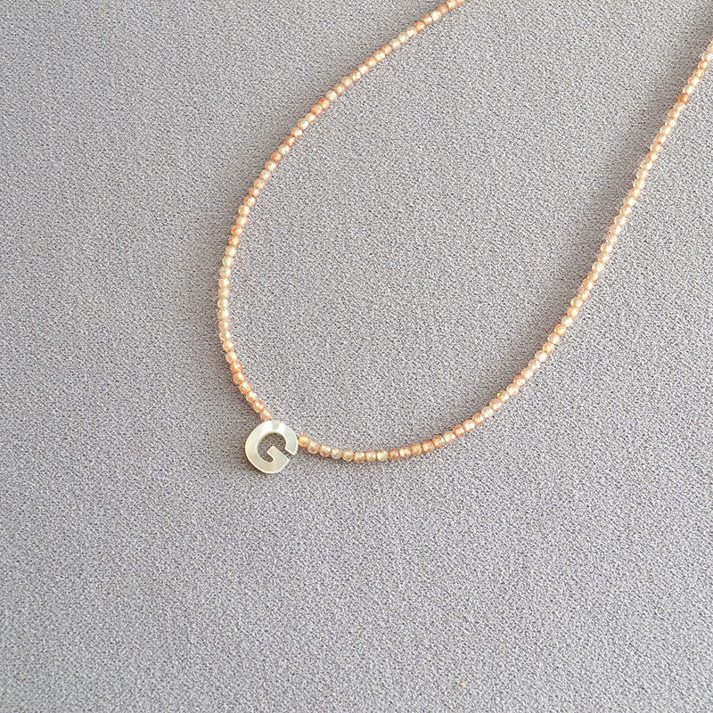 Schöne Halskette mit einzigartigem Stil