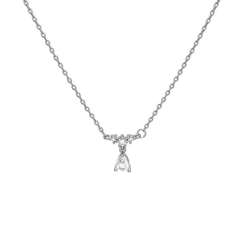 Zarte handwerkliche Halskette