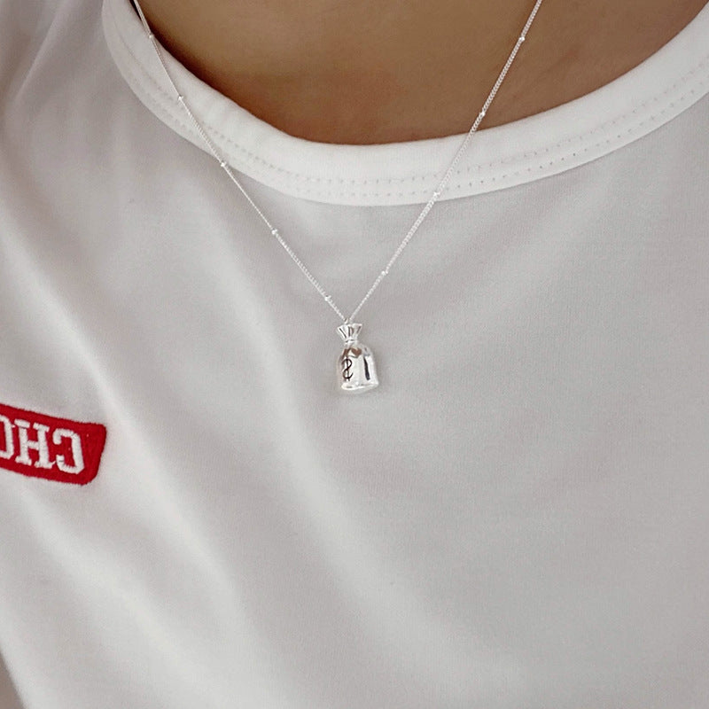 Zarte handwerkliche Halskette