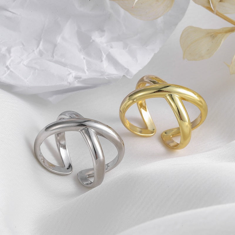 Zarte handwerkliche Ring