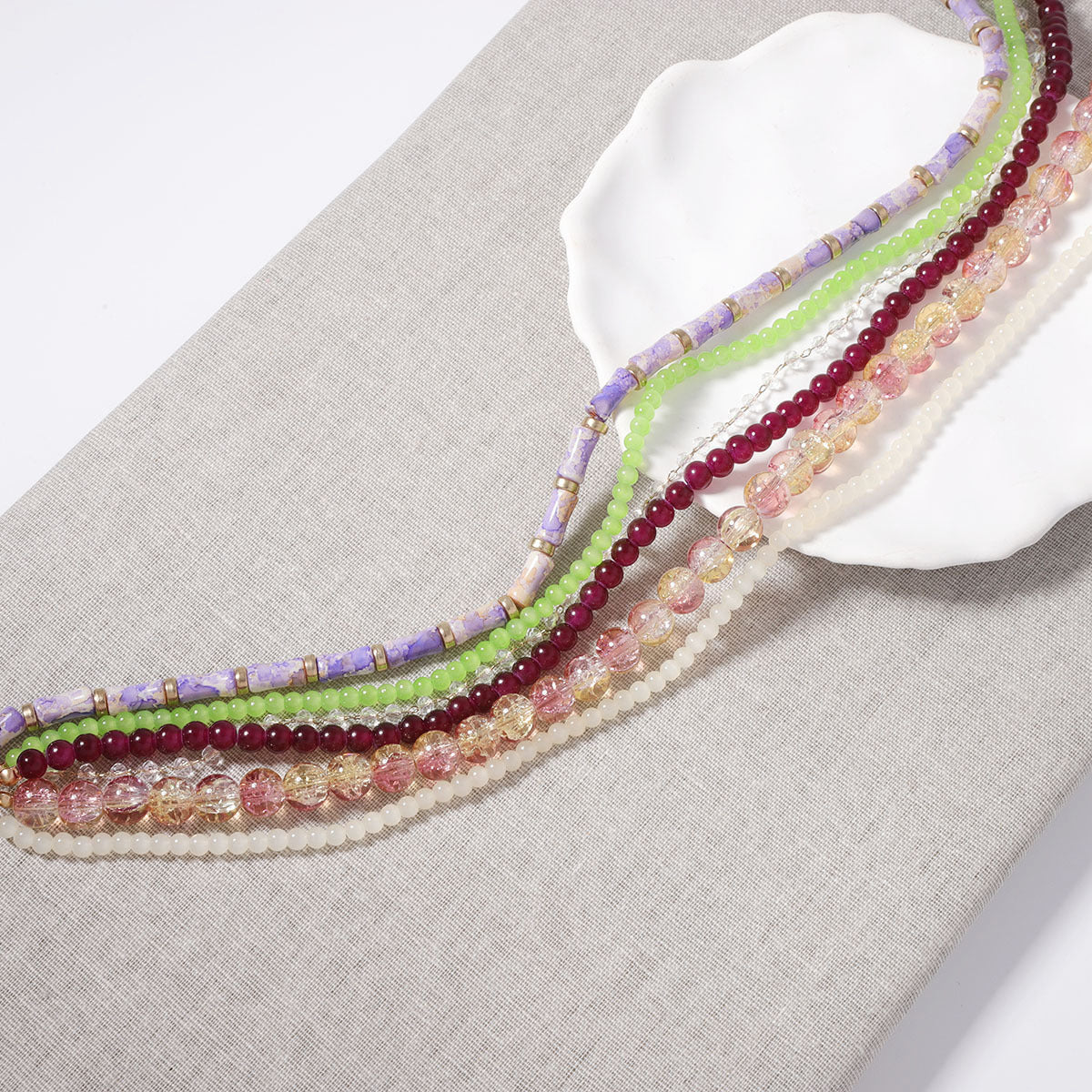 Schöne Halskette mit einzigartigem Stil