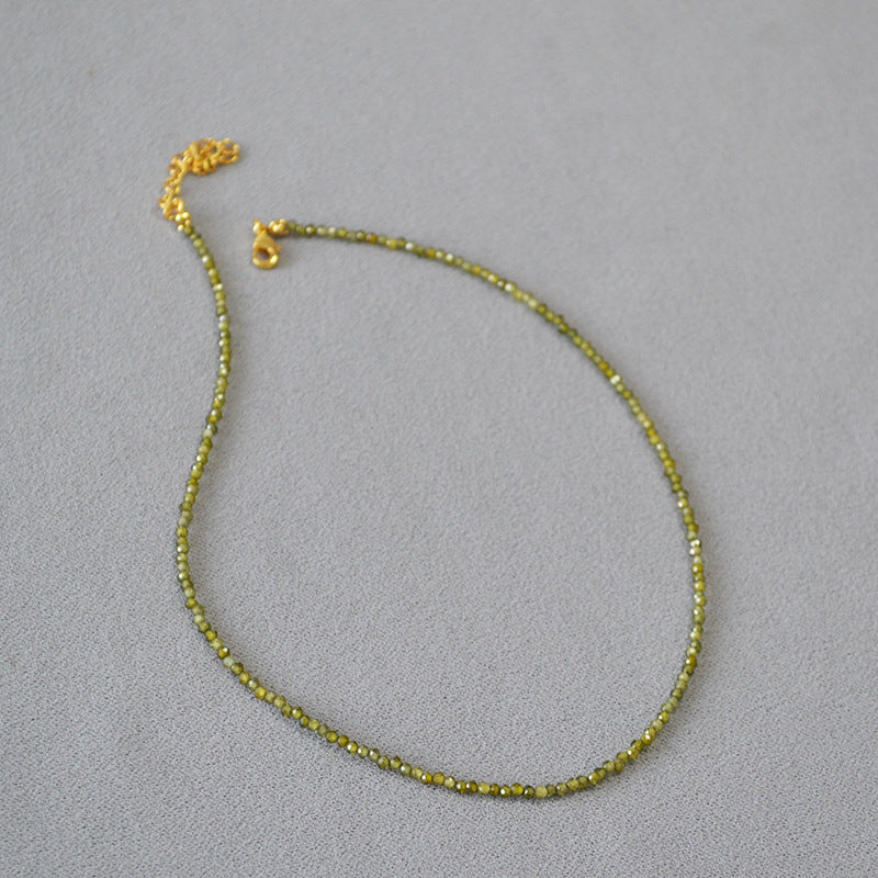 Schöne Halskette mit einzigartigem Stil