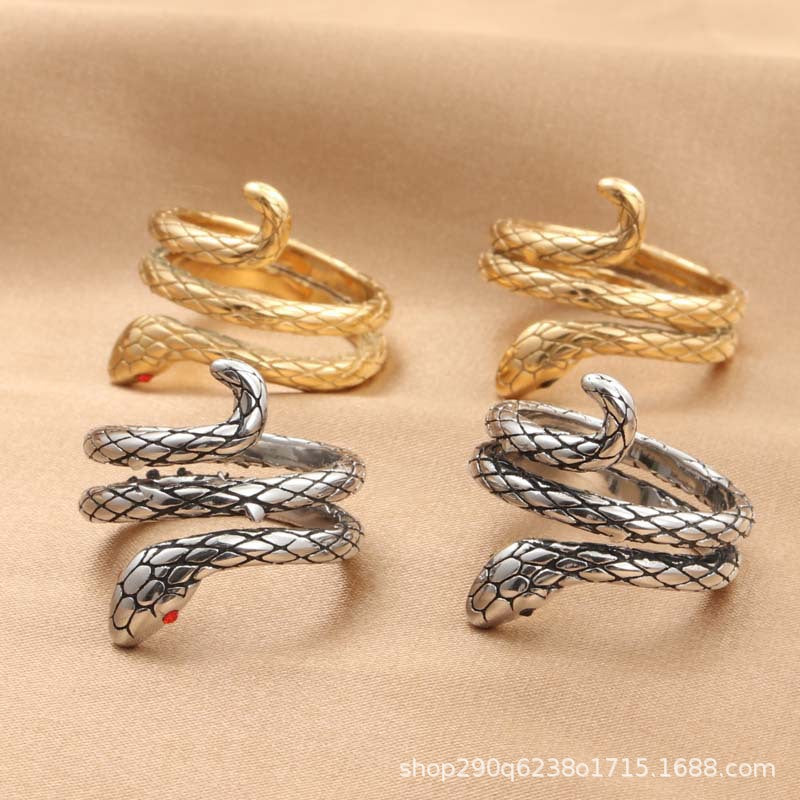 Zarte handwerkliche Ring