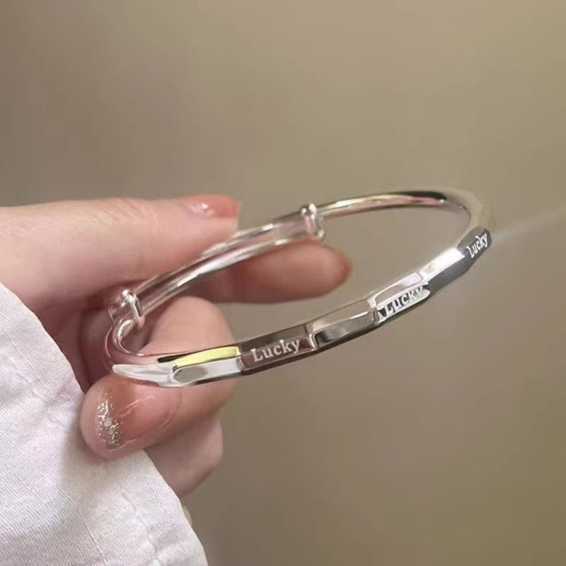 Schöne Armband mit einzigartigem Stil