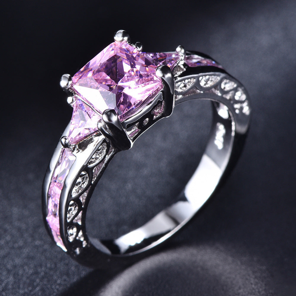 Zarte handwerkliche Ring