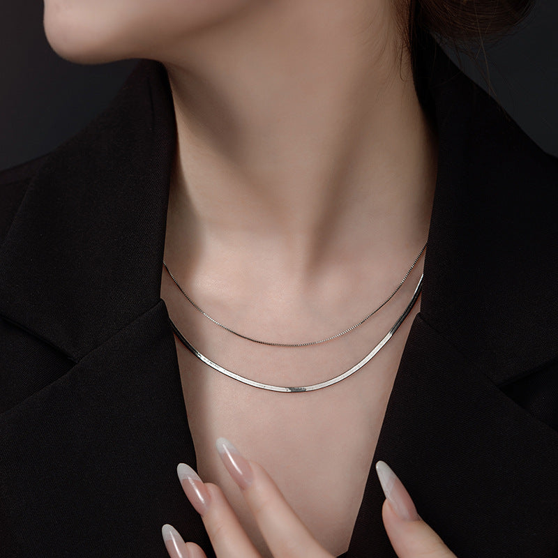 Zarte handwerkliche Halskette