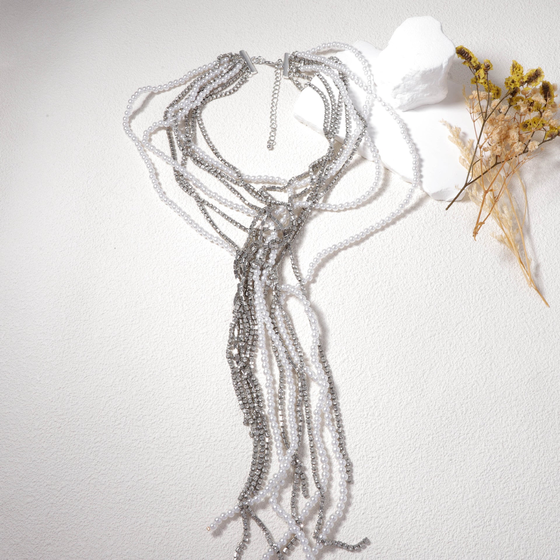 Schöne Perlen Halskette mit einzigartigem Stil