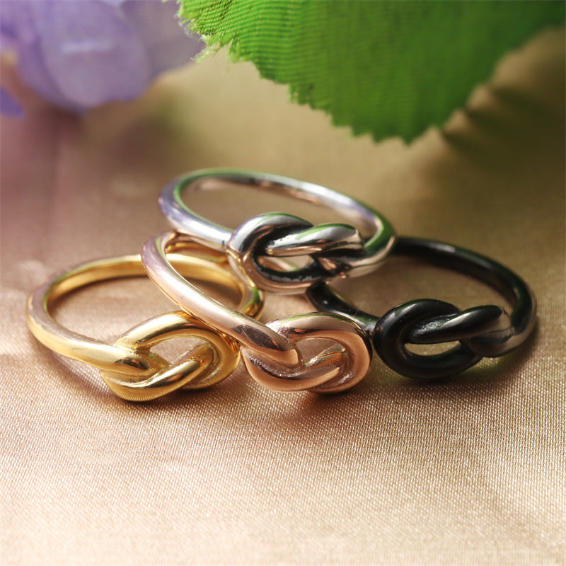 Zarte handwerkliche Ring