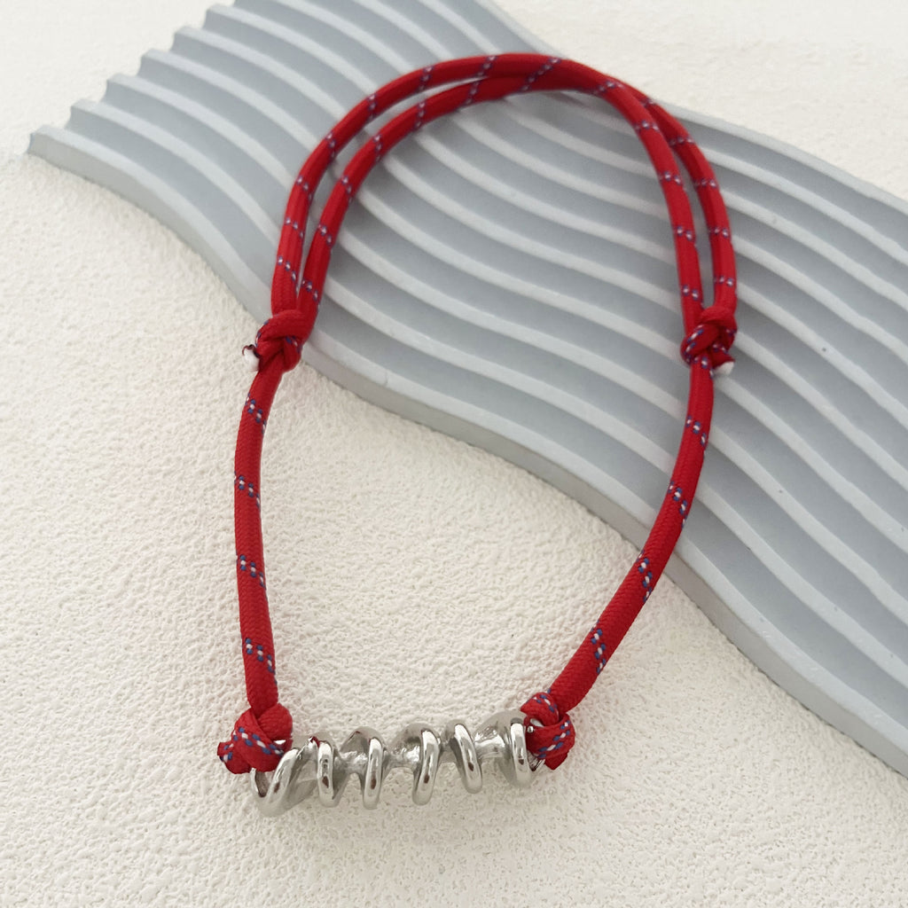 Schöne Halskette mit einzigartigem Stil