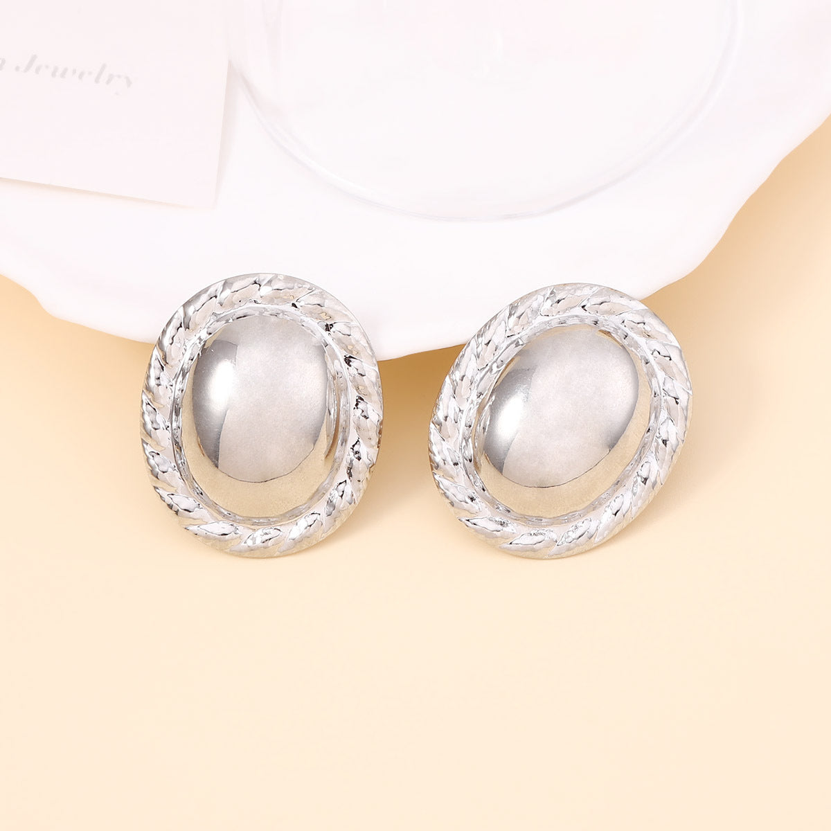 Atemberaubende Ohrring für den Alltag