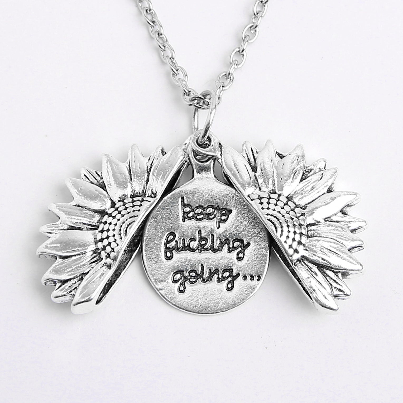 Schöne Halskette mit einzigartigem Stil