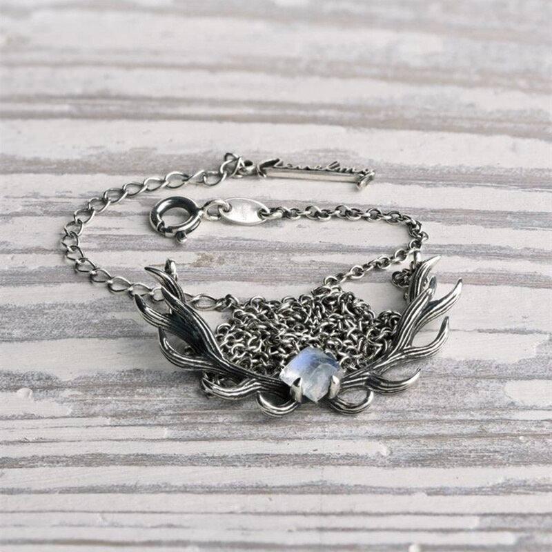 Zarte handwerkliche Halskette