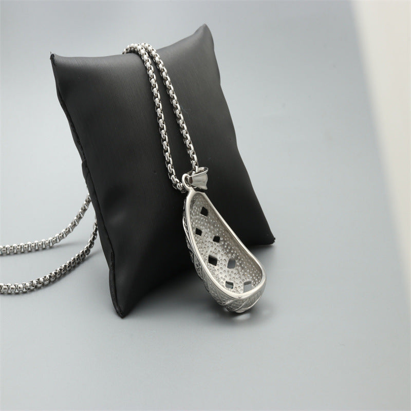 Schöne Halskette mit einzigartigem Stil