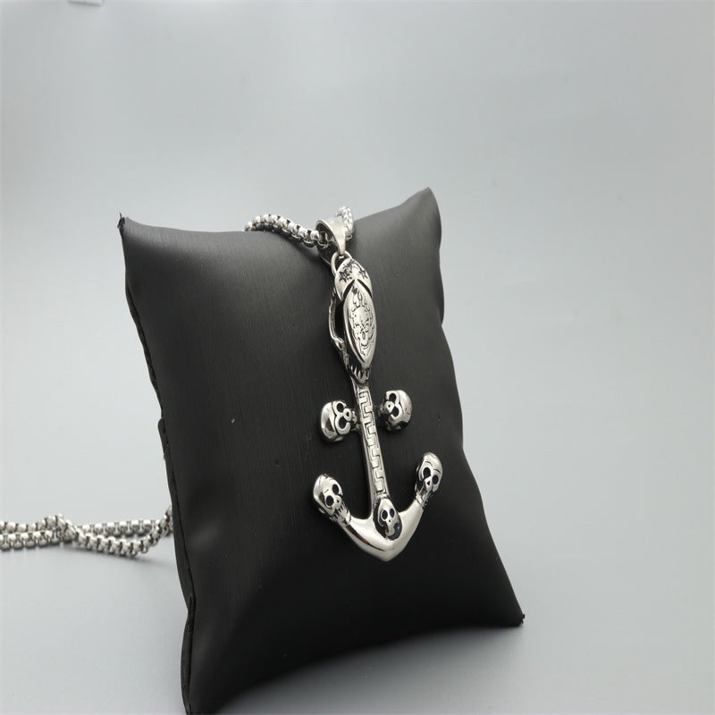 Zarte handwerkliche Halskette