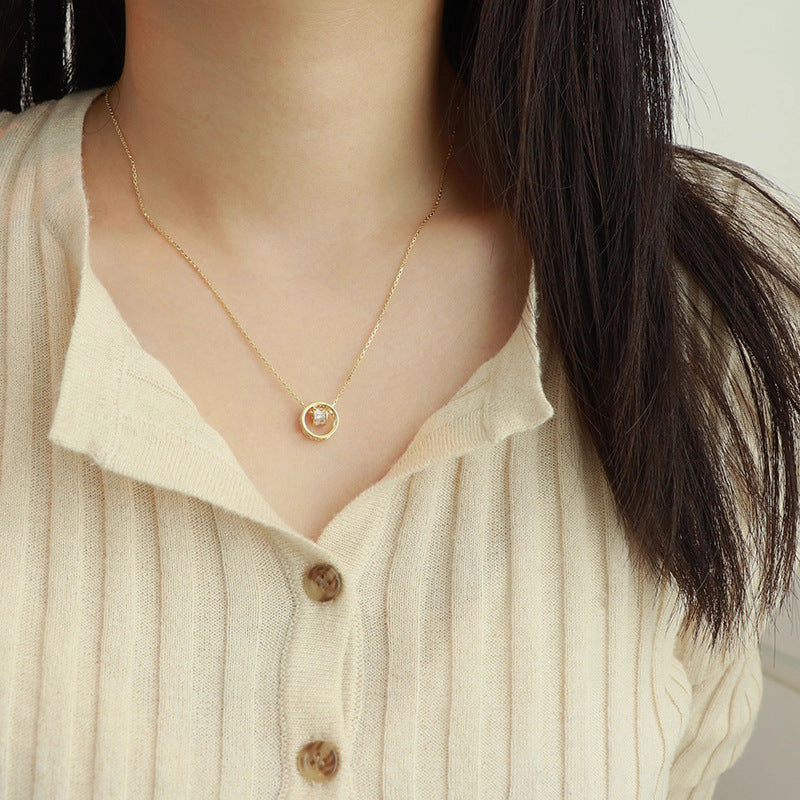 Schöne Halskette mit einzigartigem Stil