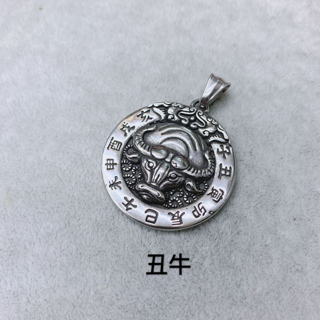 Schöne Halskette mit einzigartigem Stil