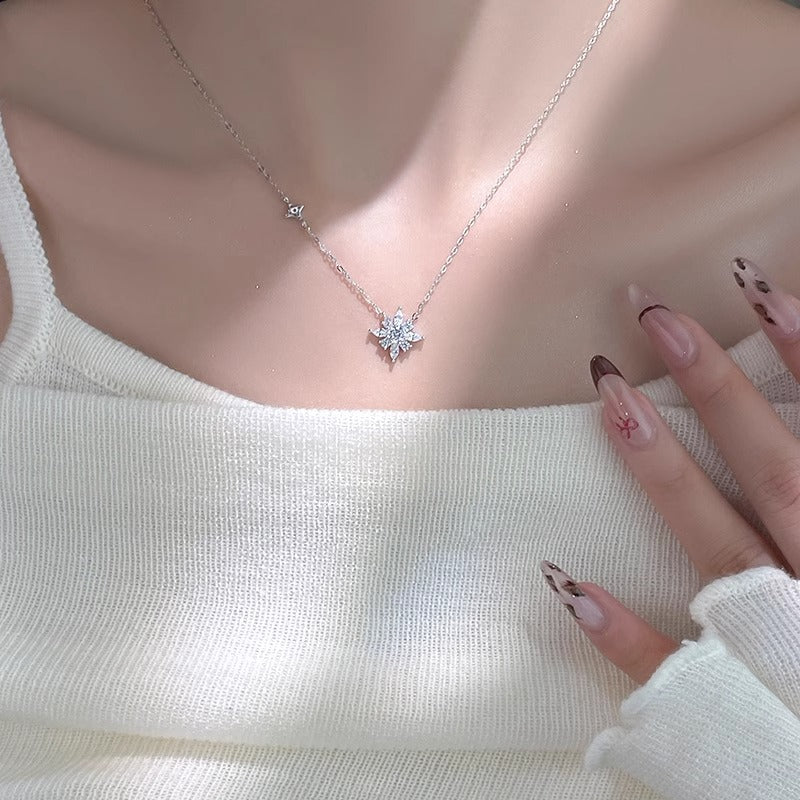 Zarte handwerkliche Halskette