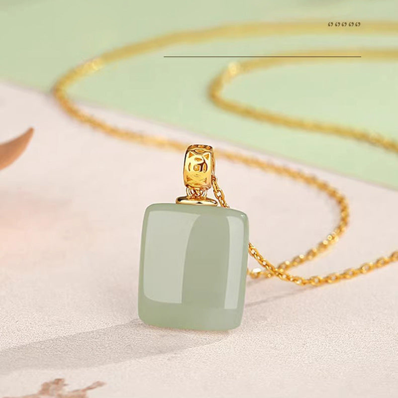 Zarte handwerkliche Halskette