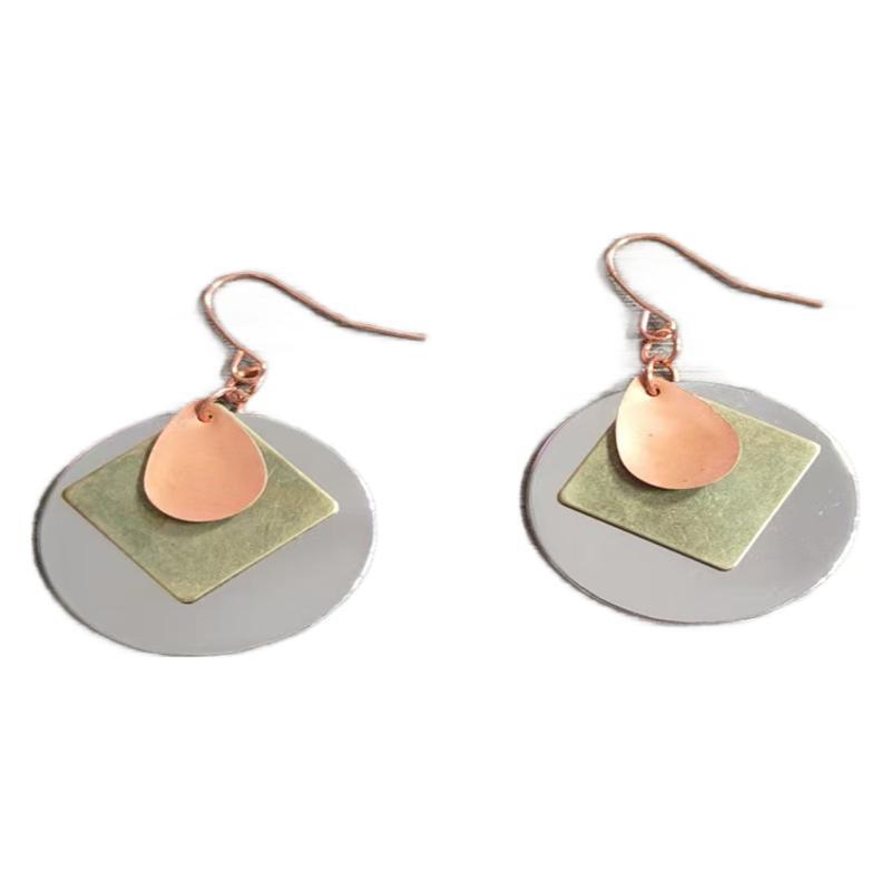 Zarte handwerkliche Ohrring