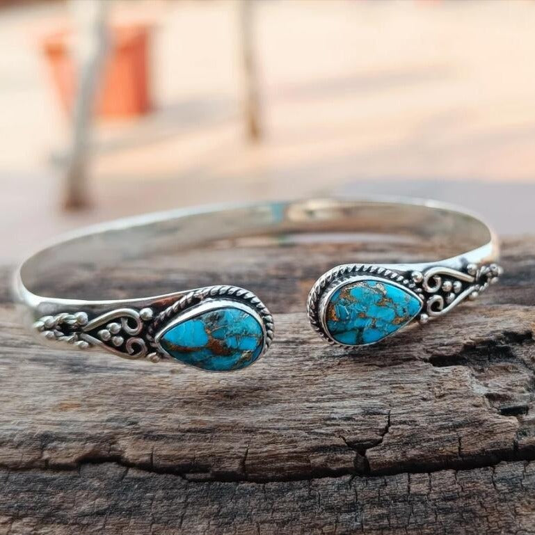 Schöne Armband mit einzigartigem Stil