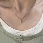 Schöne Halskette mit einzigartigem Stil