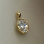 Schöne Halskette mit einzigartigem Stil