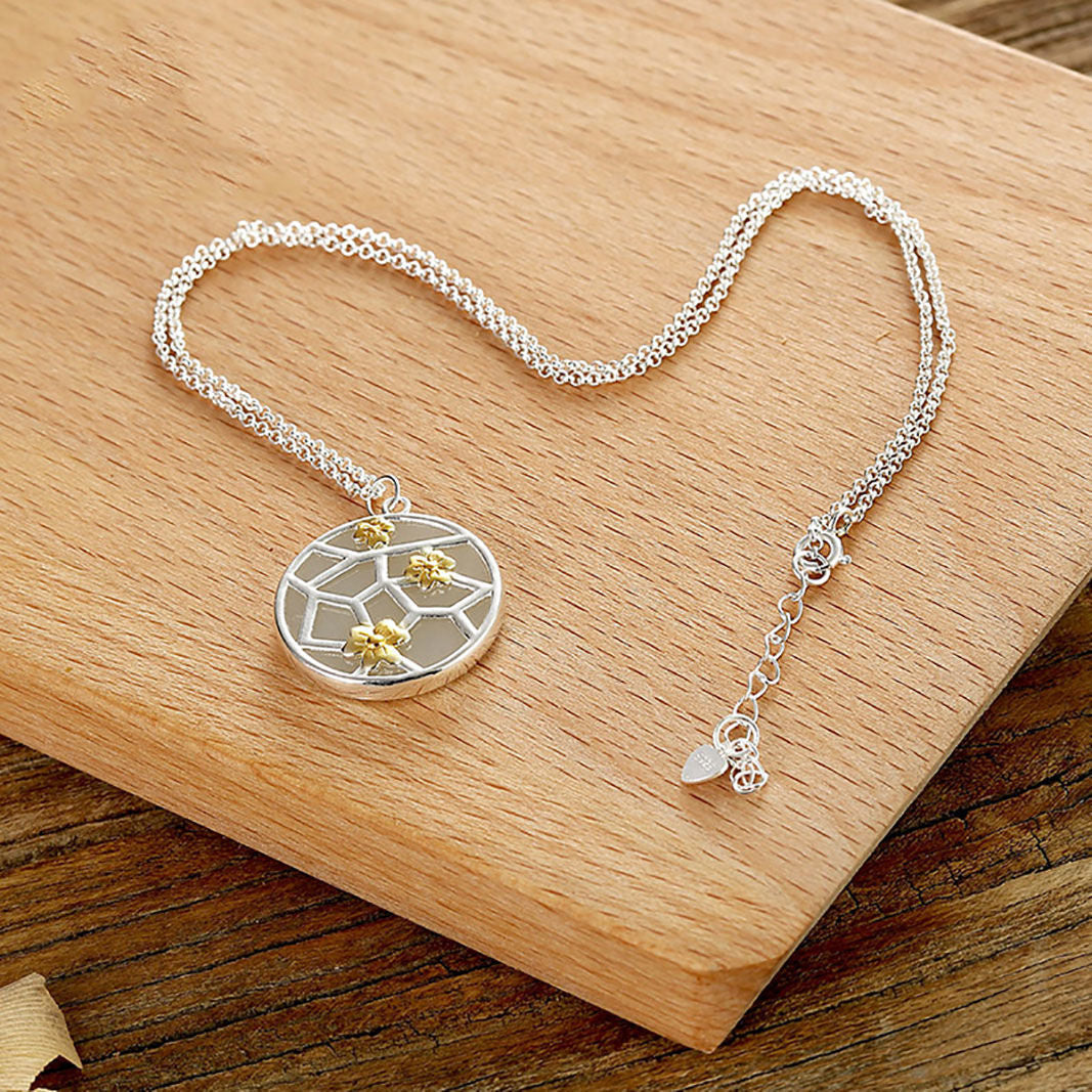 Schöne Silber Halskette mit einzigartigem Stil