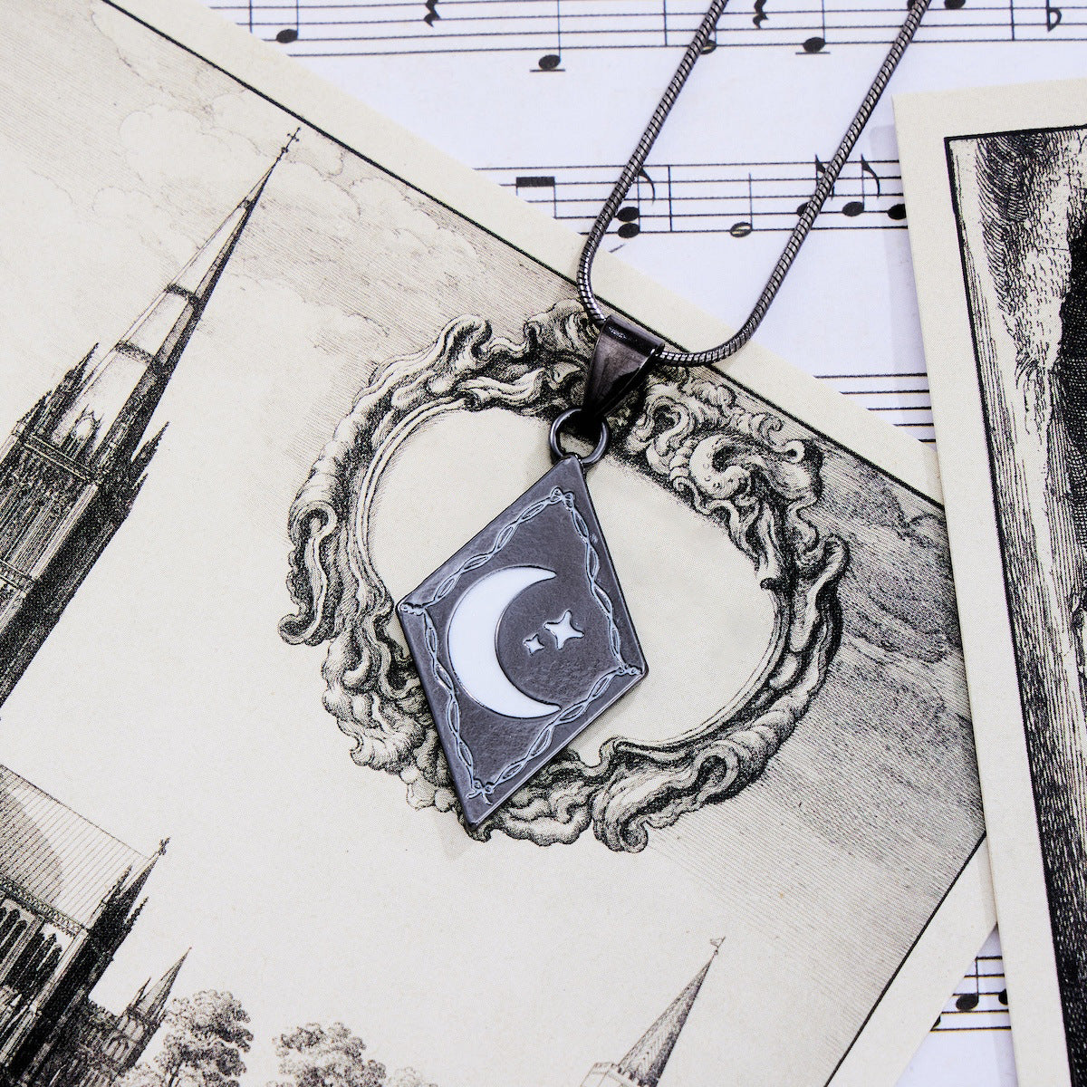 Schöne Halskette mit einzigartigem Stil