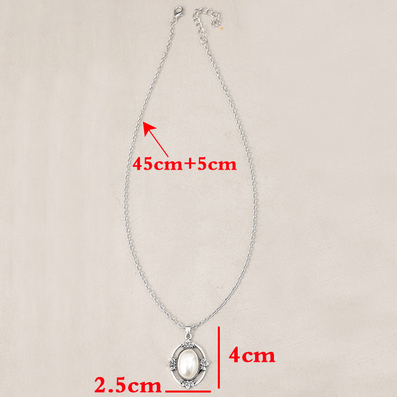 Zarte handwerkliche Halskette